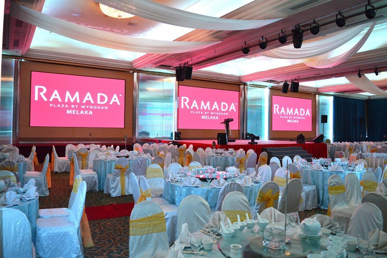 Hotel Ramada Plaza By Wyndham Melaka Exterior foto